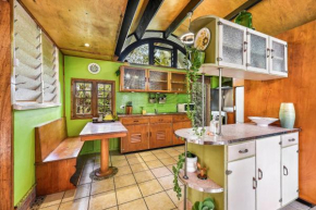 Cottonwood Cottage - Couples 'pet friendly' retro escape